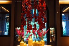 Beeindruckende Installation im Conservatorium Hotel