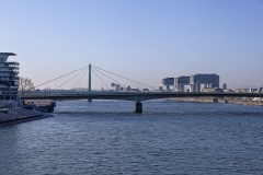 Deutzer Brücke und Kranhäuser