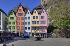 Fischmarkt mit "Brunnen der Fischweiber"