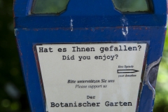 Recycling am Ausgang des Bot. Gartens
