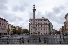 Vor der Kirche San Maria Maggiore