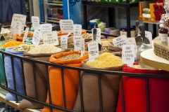 Farbenfroh in der Markthalle
